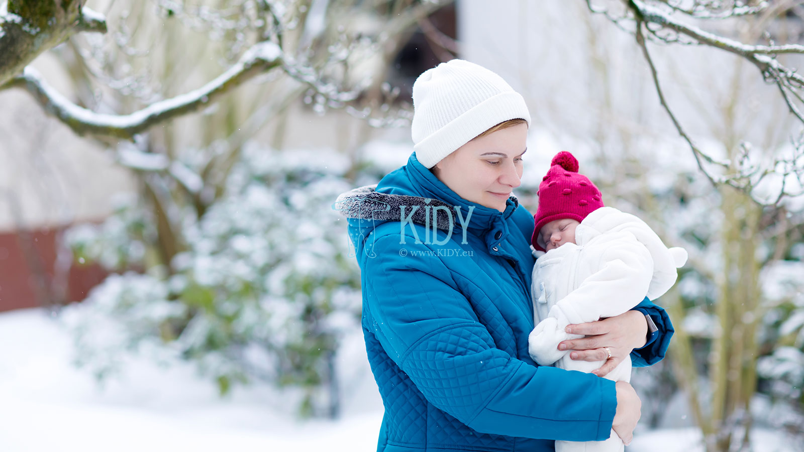Как одеть новорожденного зимой на улицу под комбинезон?