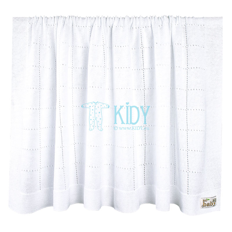 White knitted organic cotton blanket
