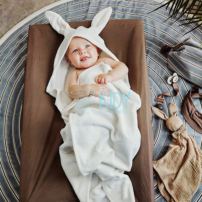 Hooded Vanilla White towel with 3D ears